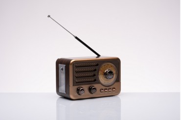 Radio cassa bluetooth: articolo da regalo originale per testimoni matrimonio